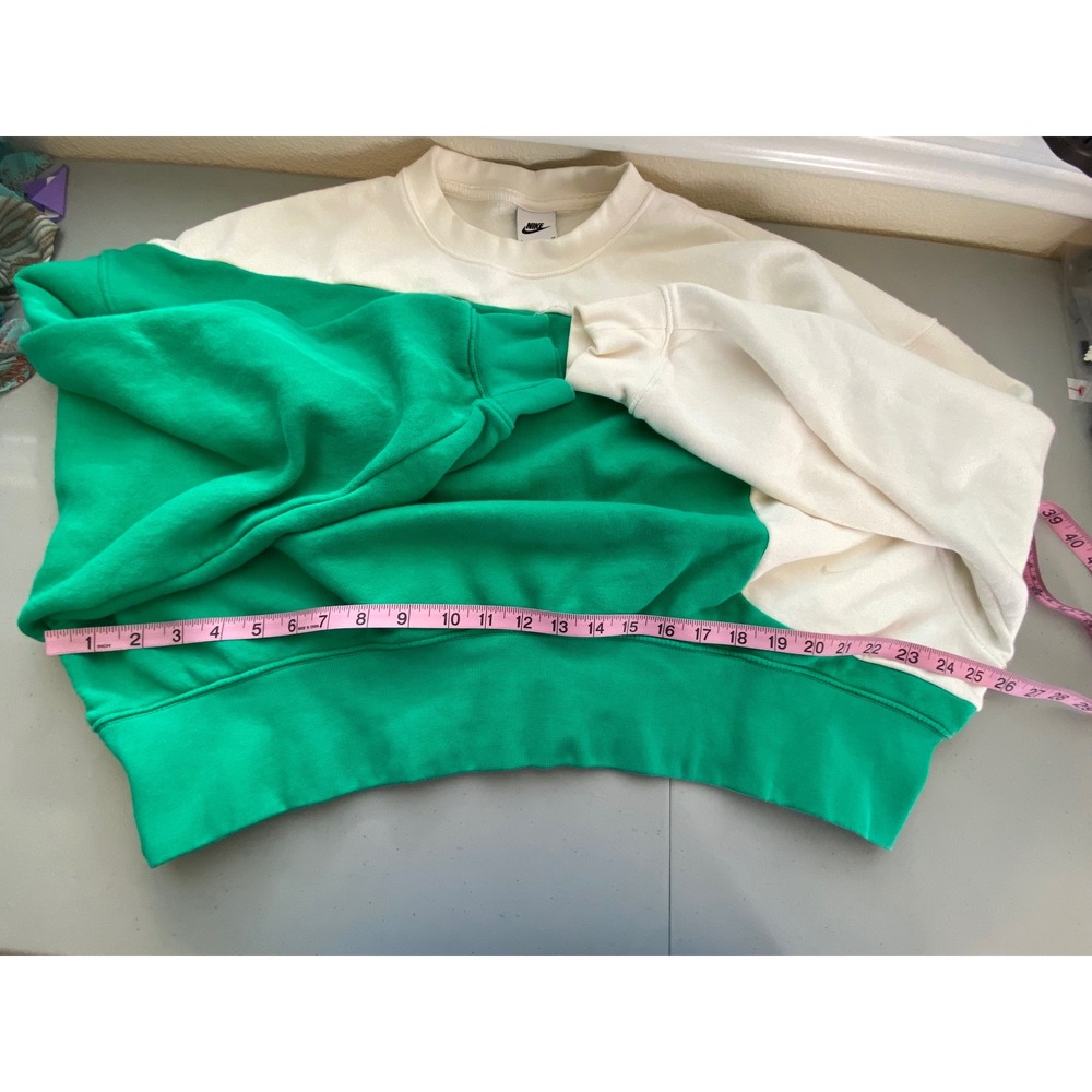 Nike Women's Small Green White Colorblock Cropped Sweatshirt Retro Sporty Y2K - Picture 4 of 8